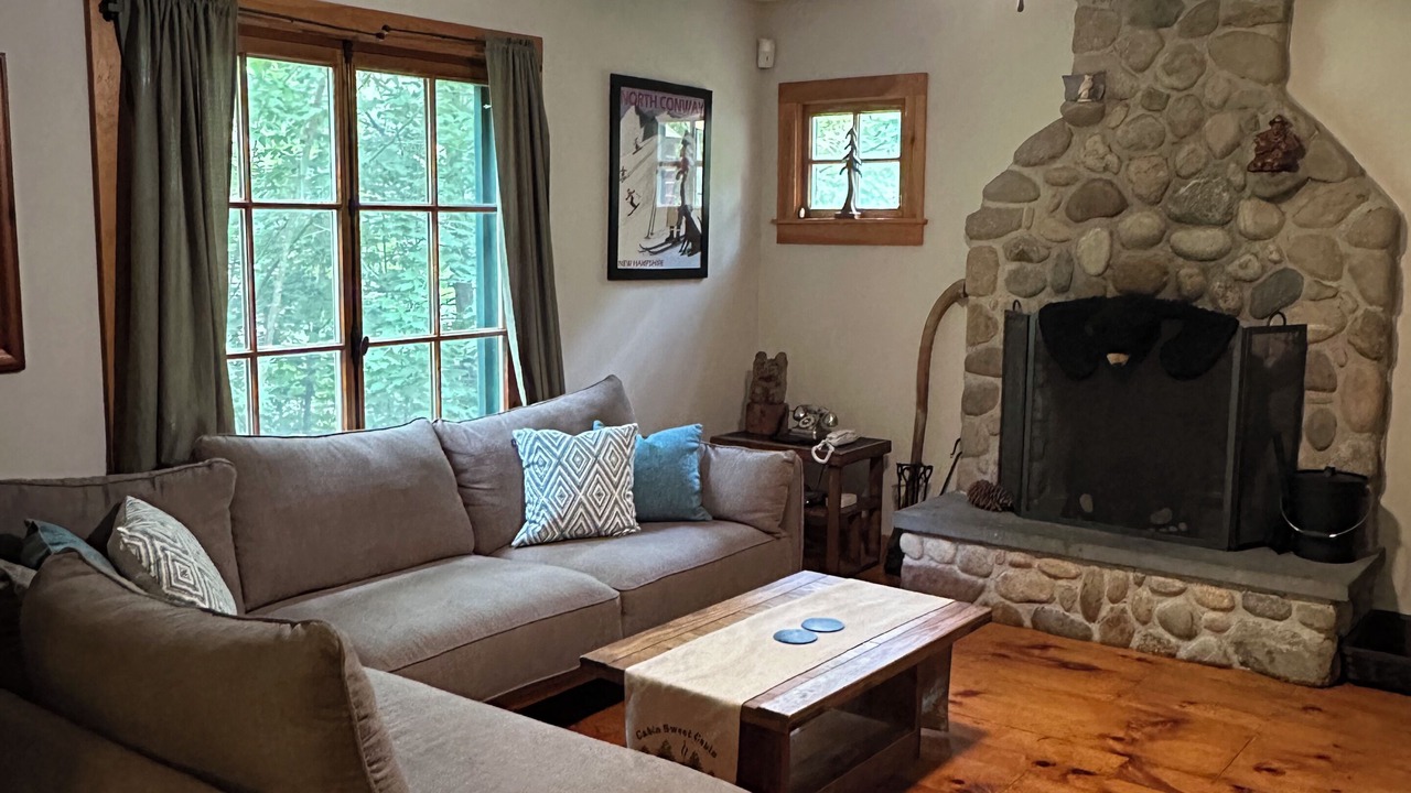 Photo of Livingroom in East Madison