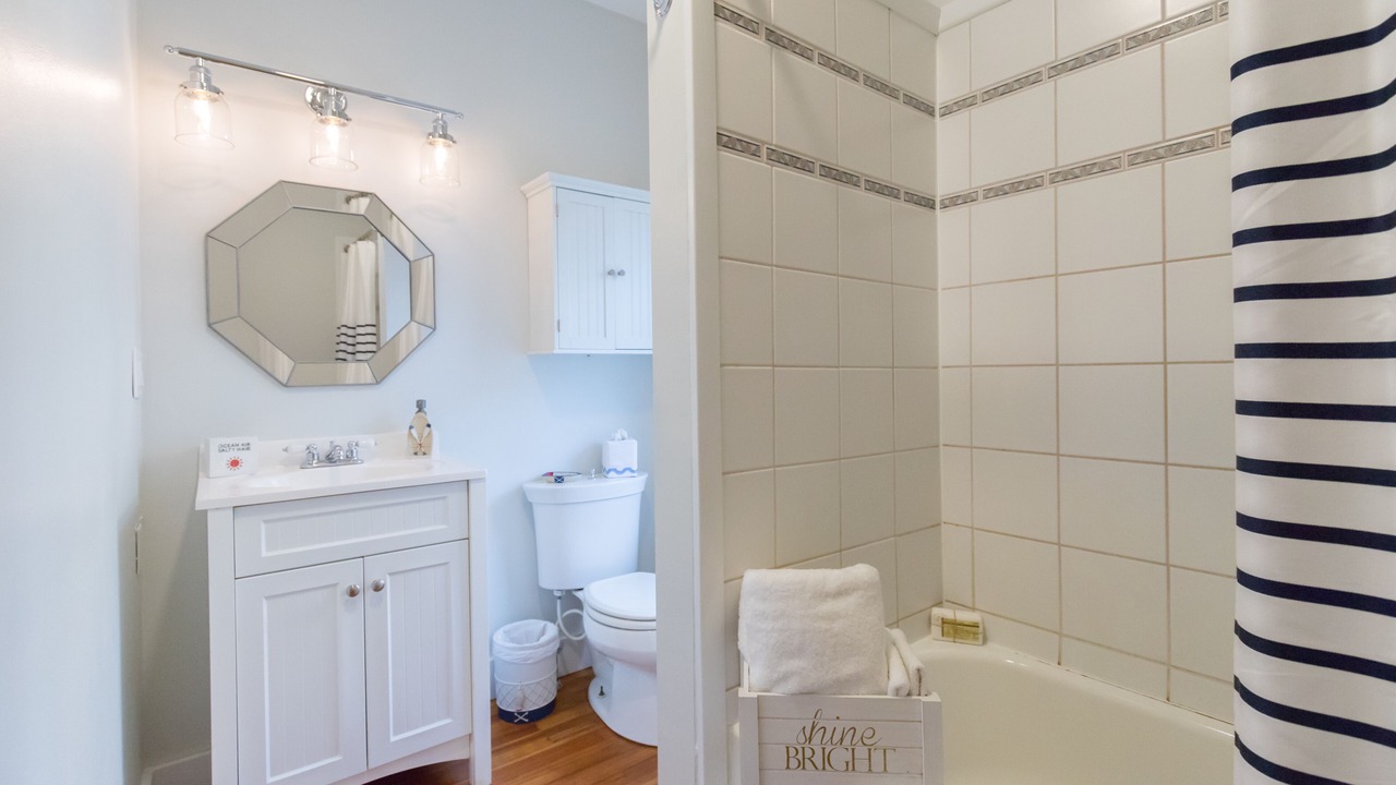 Photo of Bathroom in Yachting Village