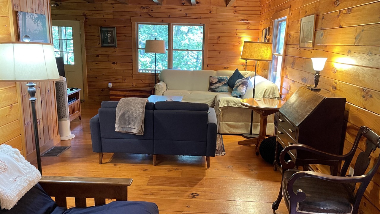 Photo of Livingroom in Farmington Falls