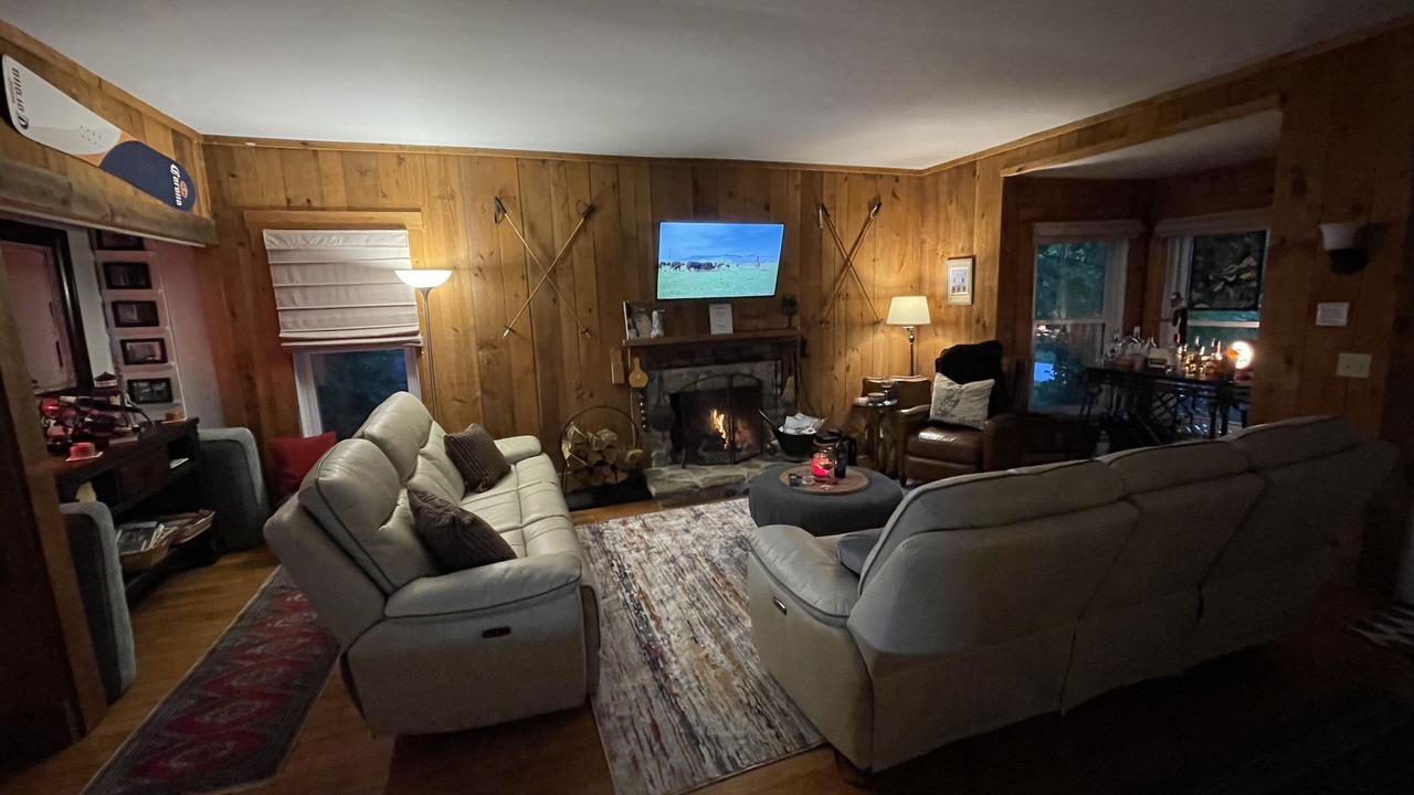 Photo of Livingroom in South Londonderry