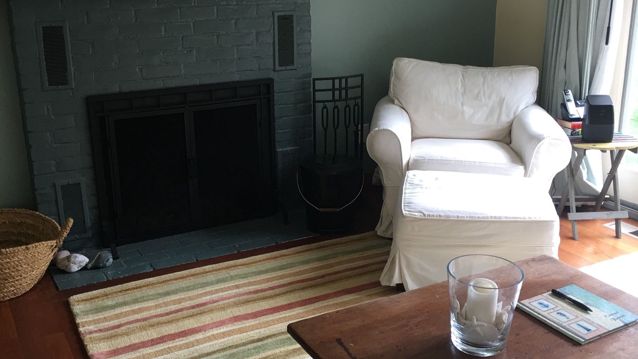 Photo of Livingroom in Menemsha
