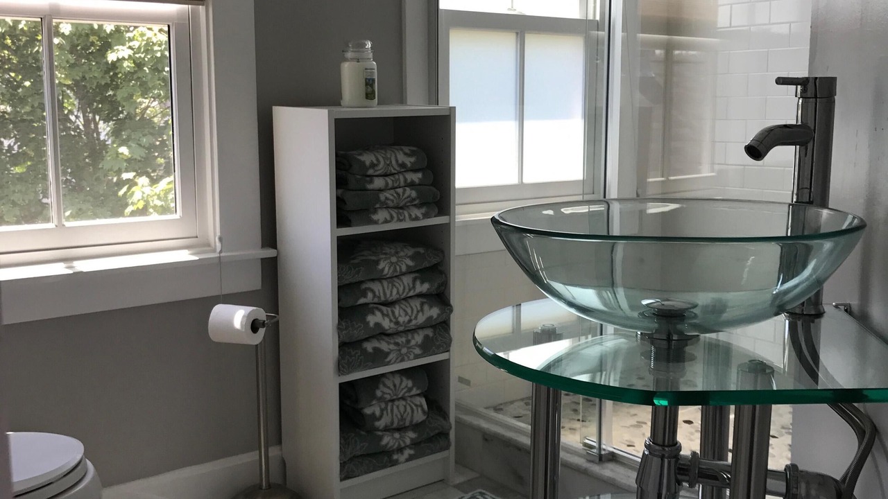 Photo of Bathroom in Bellevue Avenue Historic District