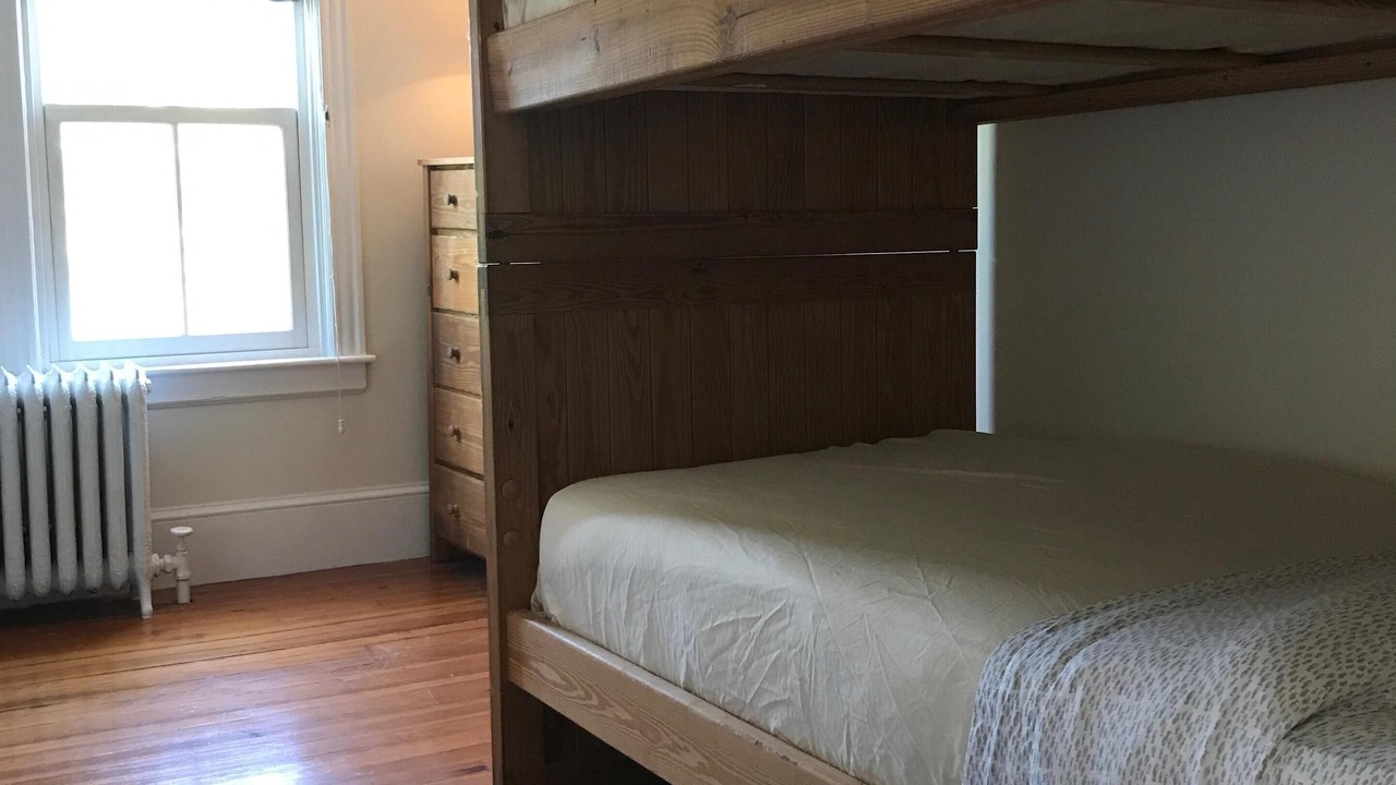 Photo of Bedroom in Bellevue Avenue Historic District