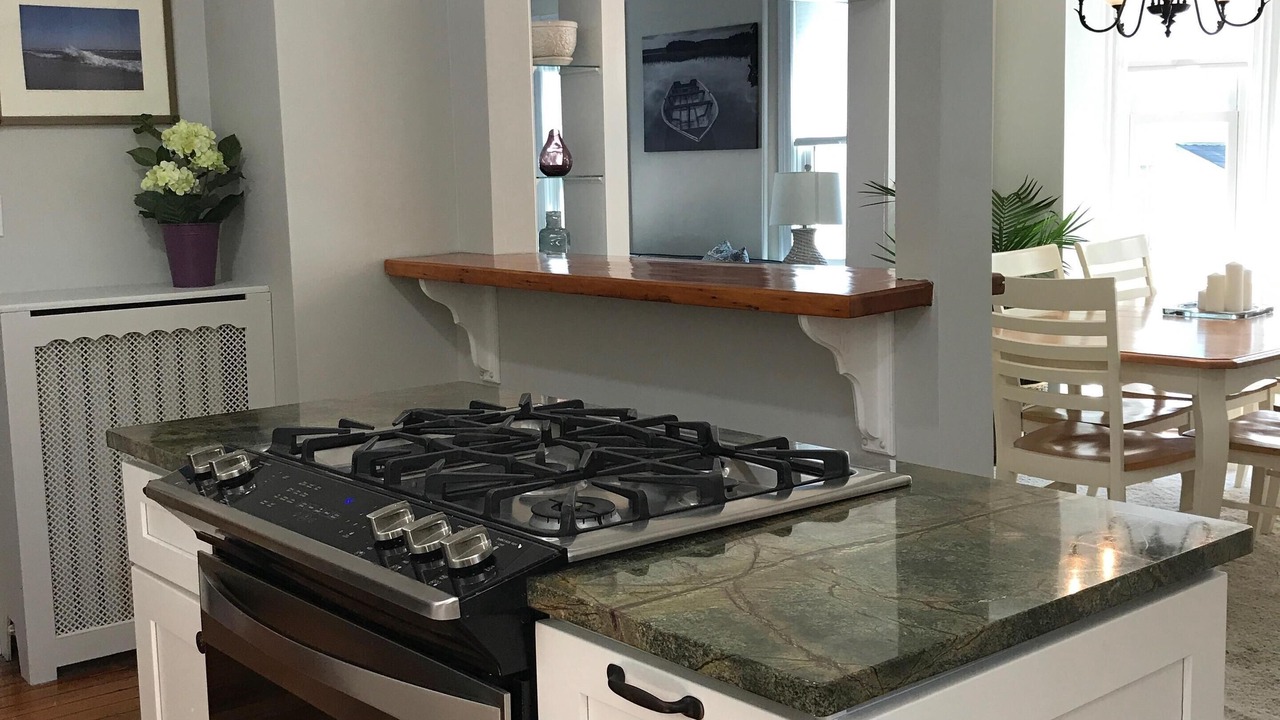 Photo of Kitchen in Bellevue Avenue Historic District
