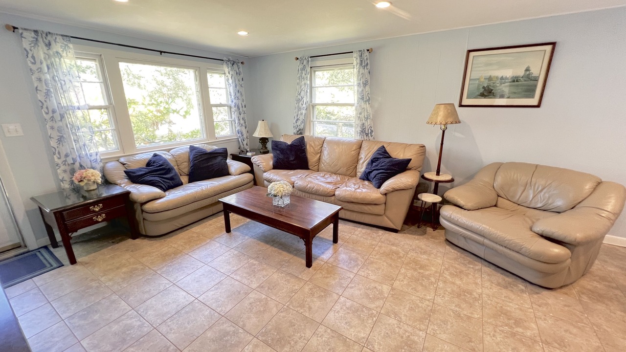Photo of Livingroom in Dennis