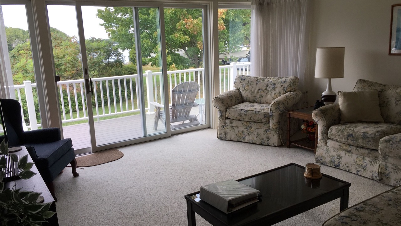 Photo of Livingroom in Isle of Springs