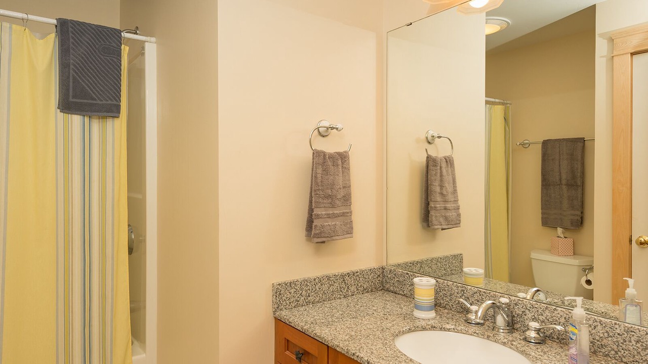 Photo of Bathroom in York Beach