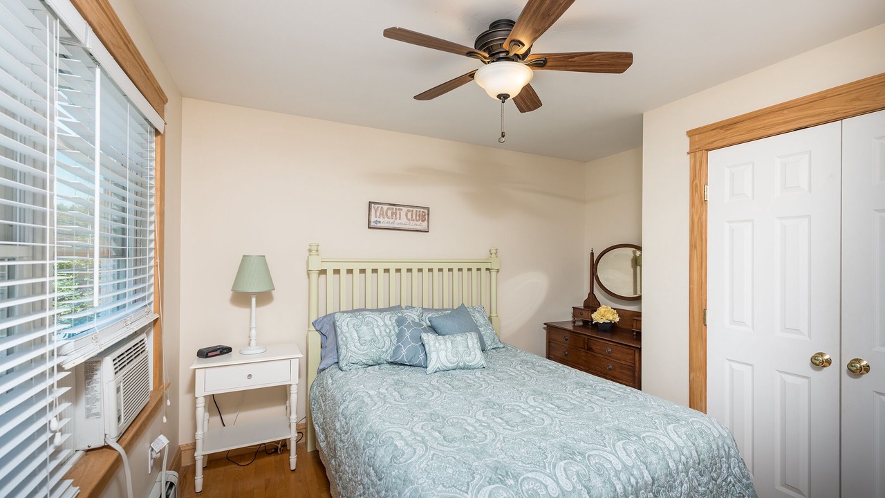 Photo of Bedroom in York Beach