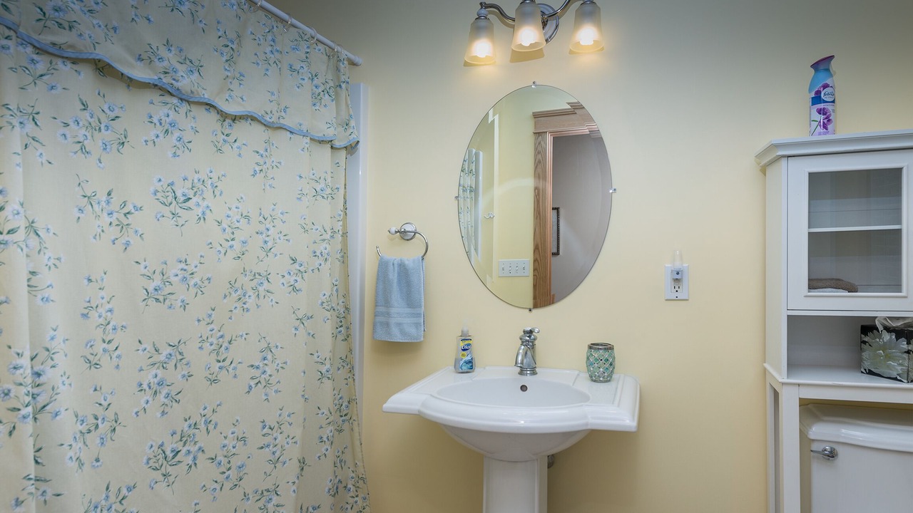 Photo of Bathroom in York Beach