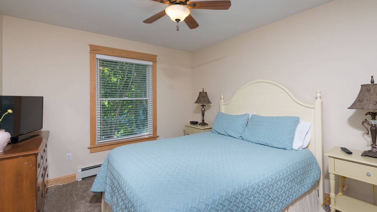 Photo of Bedroom in York Beach