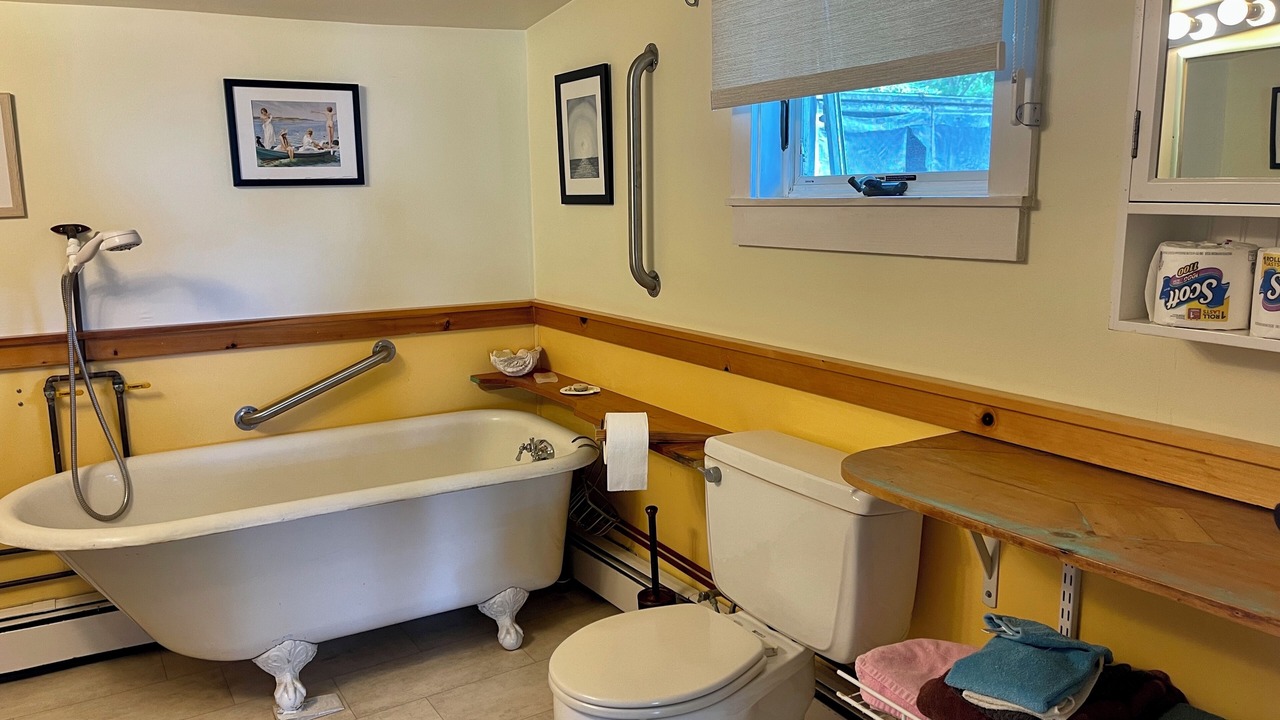 Photo of Bathroom in Pipes Cove