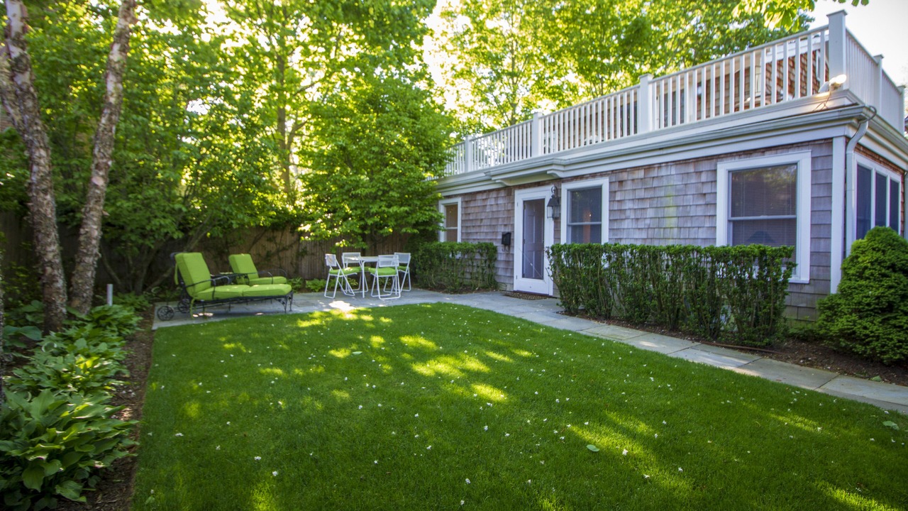 Photo of Patio Balcony in Village of Southampton