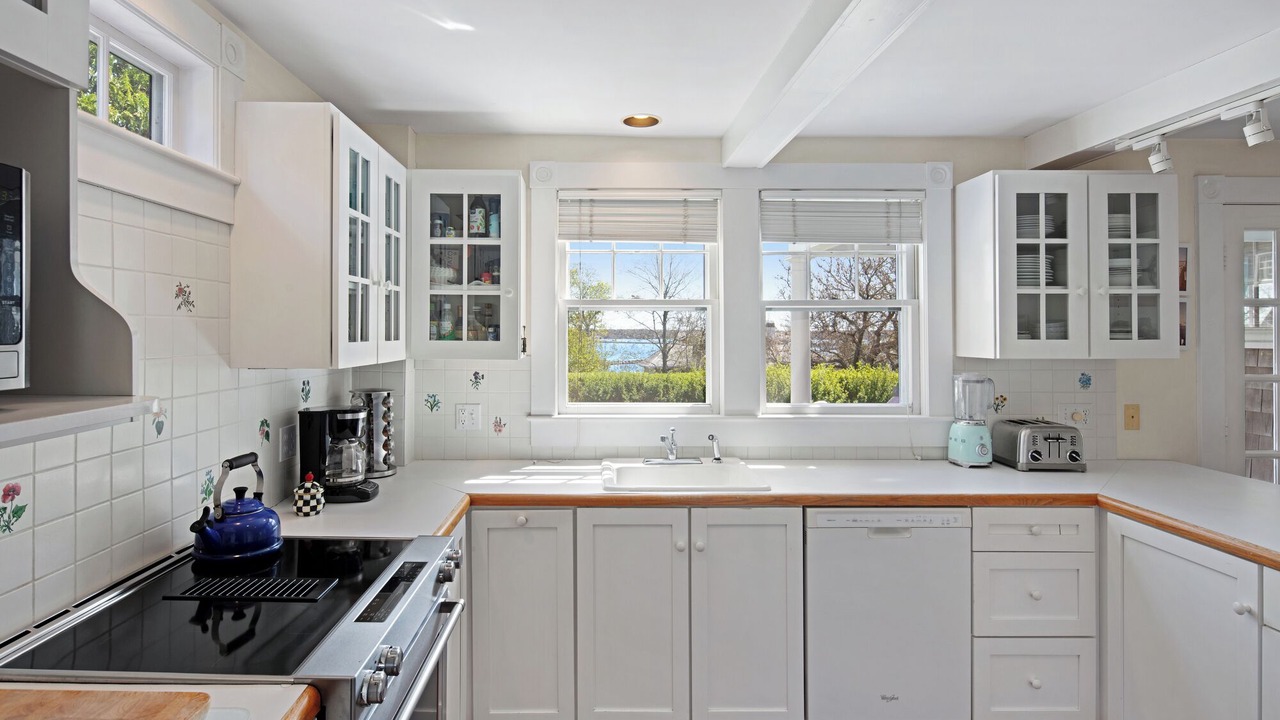 Photo of Kitchen in Tisbury