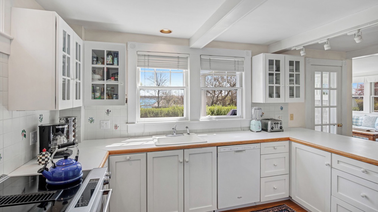 Photo of Kitchen in Tisbury