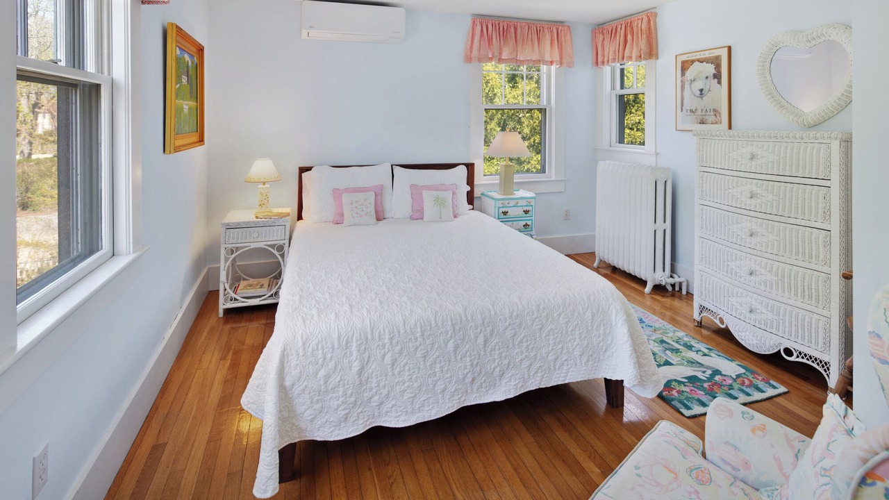 Photo of Bedroom in Tisbury