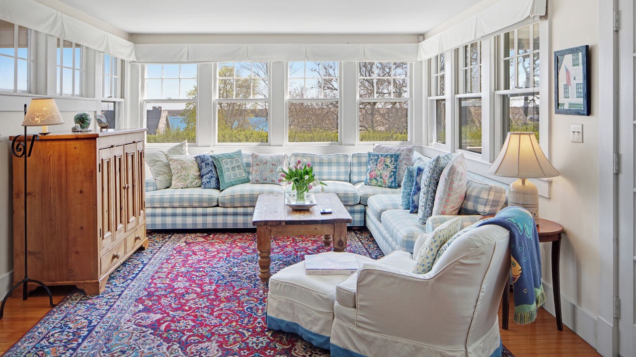 Photo of Livingroom in Tisbury