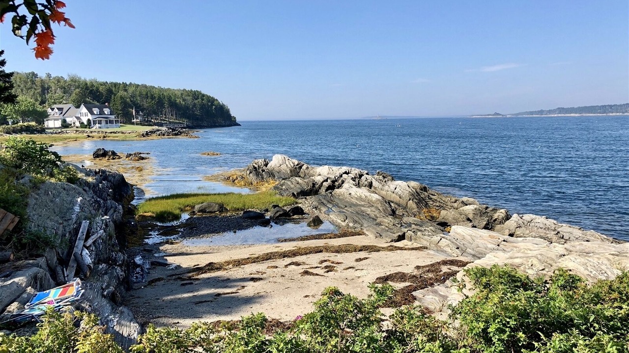 Photo of Others in Bailey Island