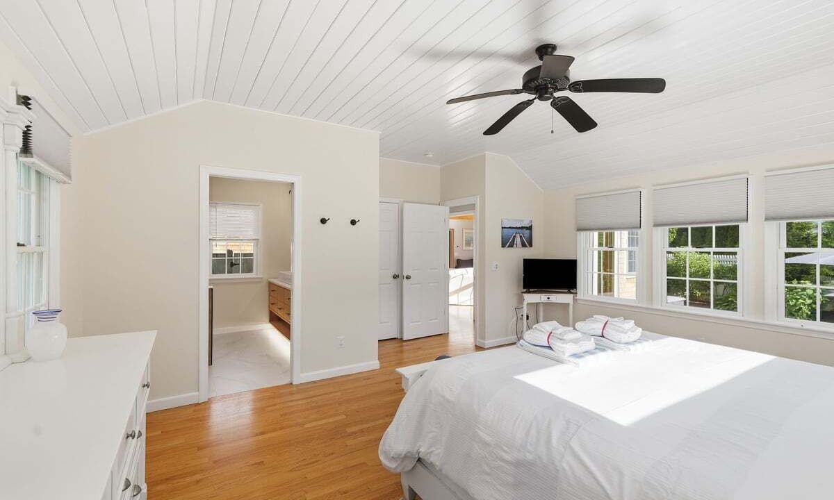 Photo of Bedroom in Northwest Harwich