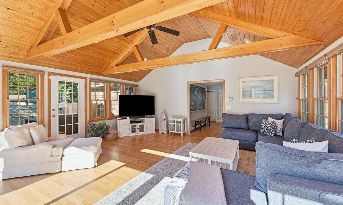 Photo of Livingroom in Northwest Harwich
