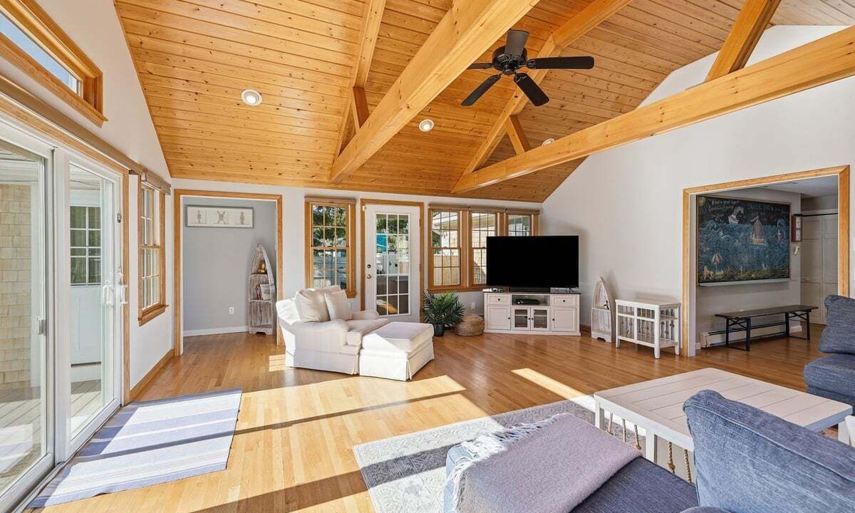 Photo of Livingroom in Northwest Harwich