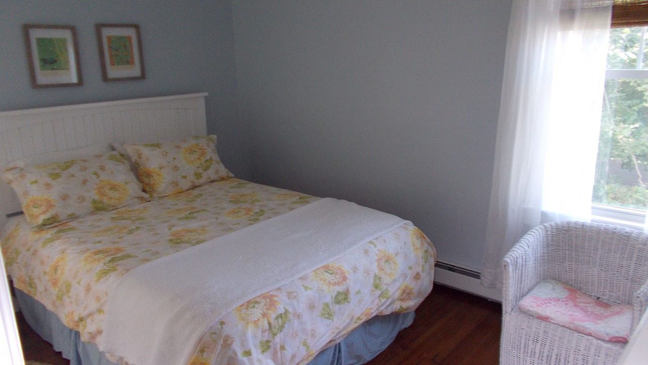 Photo of Bedroom in Shoreby Hill
