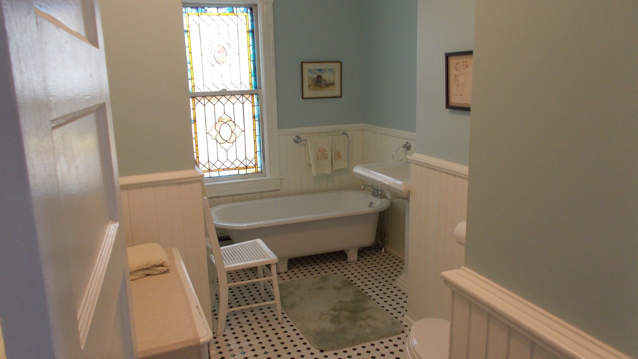 Photo of Bathroom in Shoreby Hill