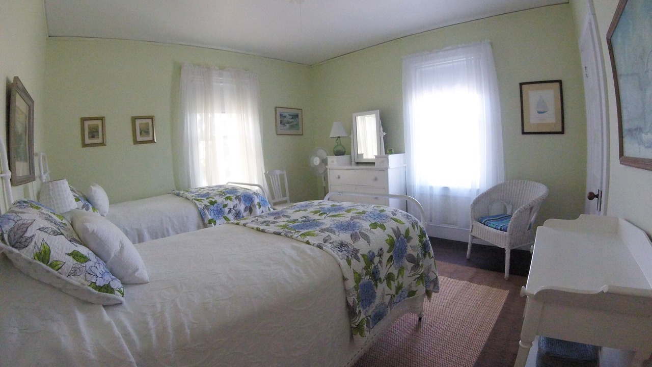 Photo of Bedroom in Shoreby Hill