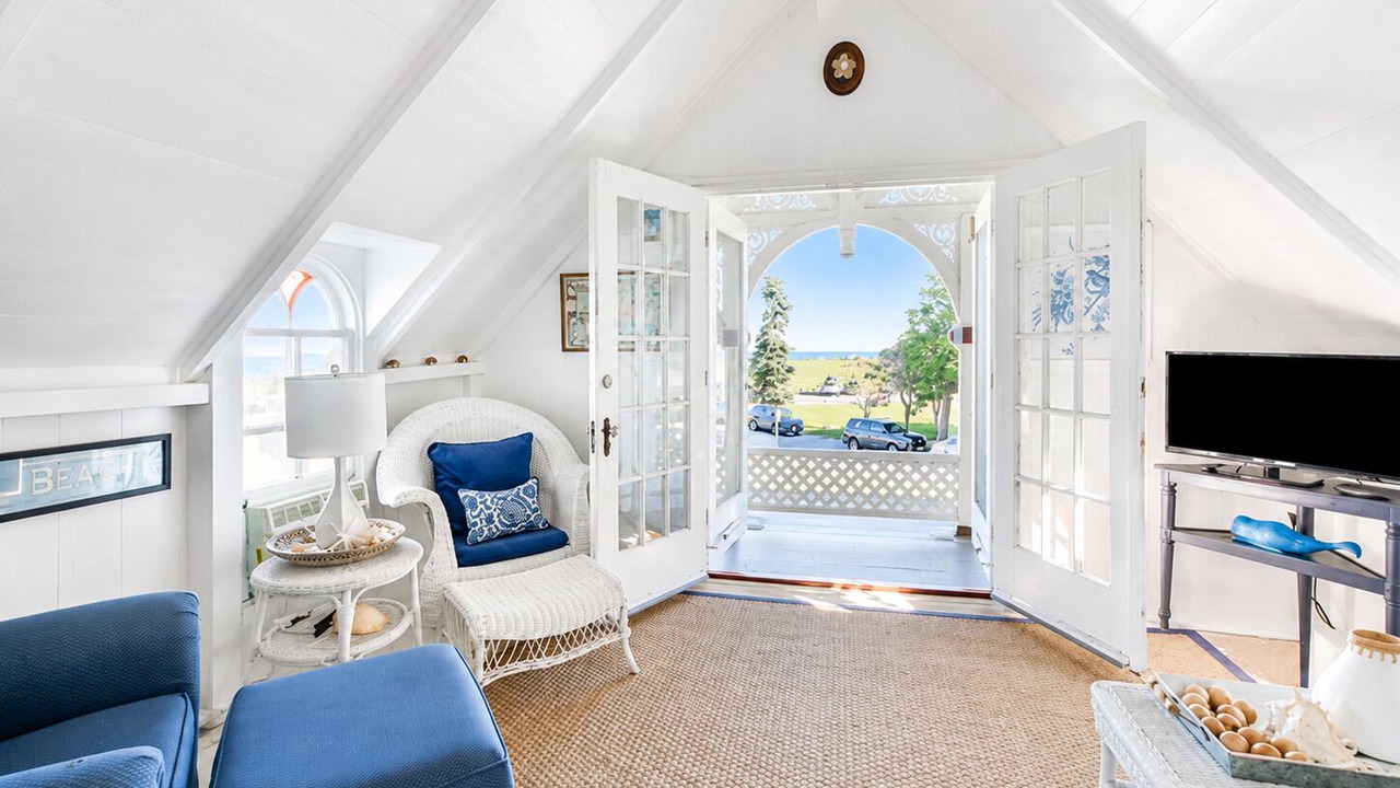 Photo of Livingroom in Oak Bluffs