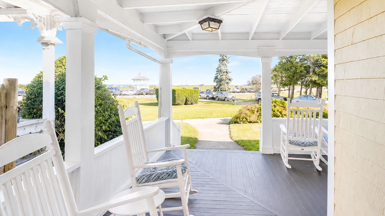 Photo of Patio Balcony in Oak Bluffs