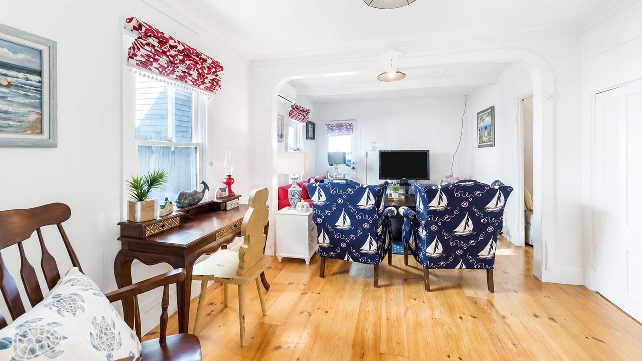 Photo of Livingroom in Oak Bluffs