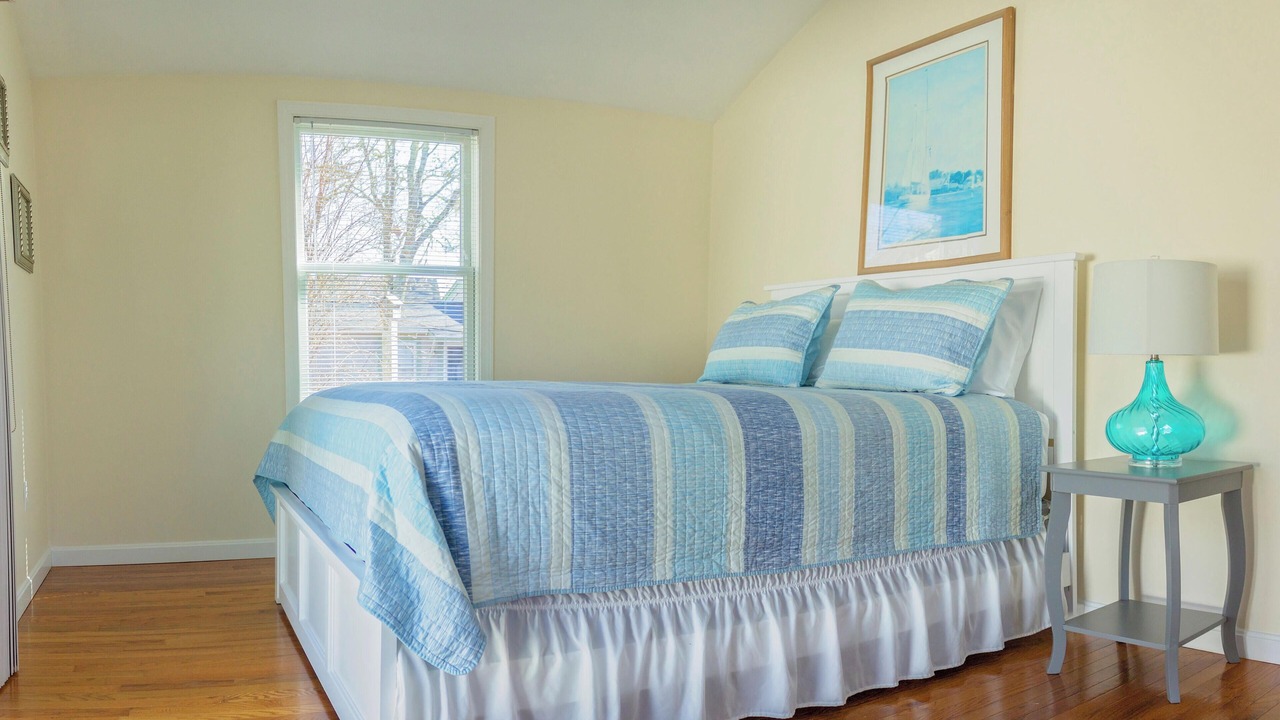 Photo of Bedroom in Monomoscoy Island