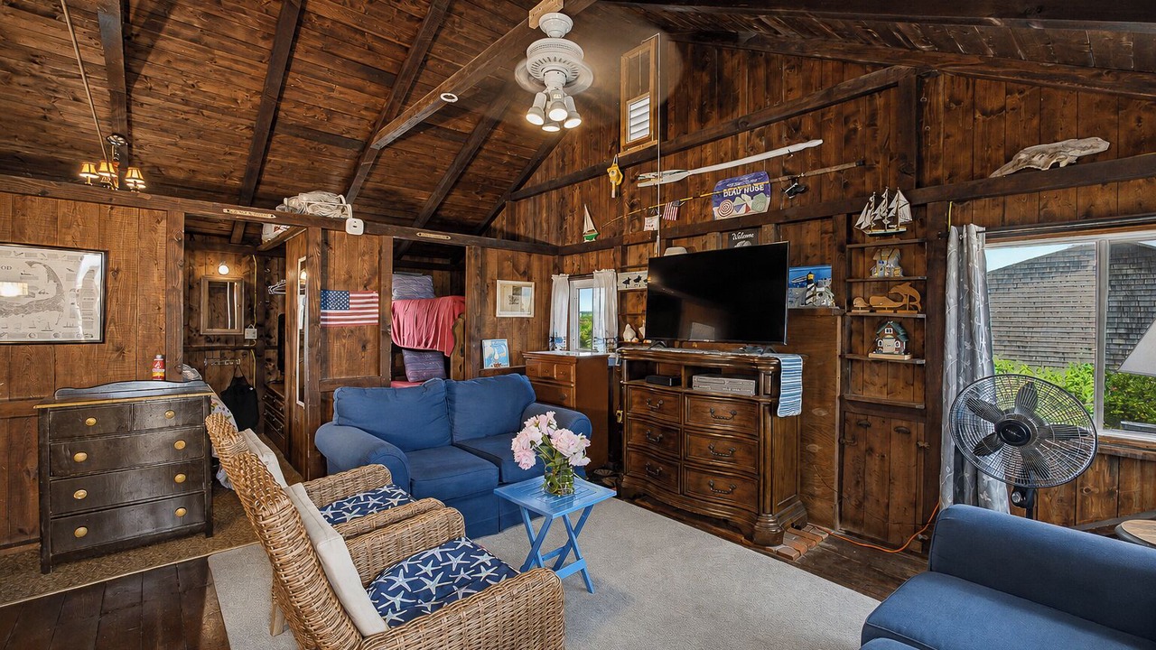Photo of Livingroom in East Sandwich