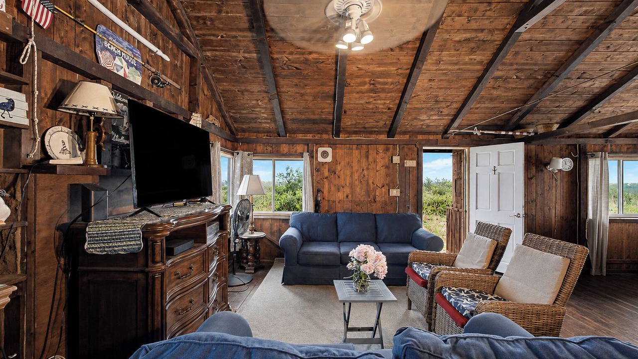 Photo of Livingroom in East Sandwich