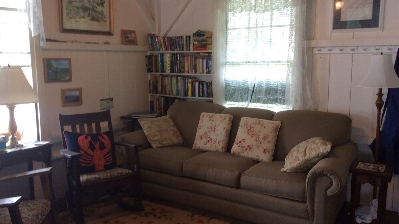 Photo of Livingroom in Mid-Coast and Islands