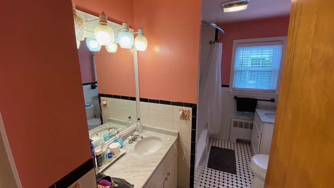 Photo of Bathroom in Cliff Walk
