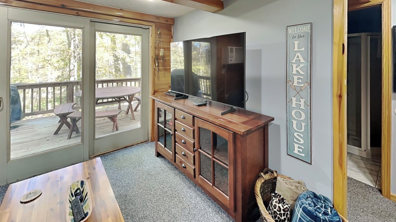 Photo of Livingroom in McHenry
