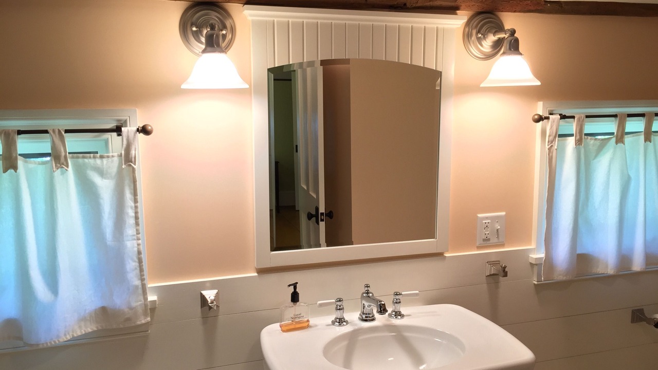 Photo of Bathroom in Lee
