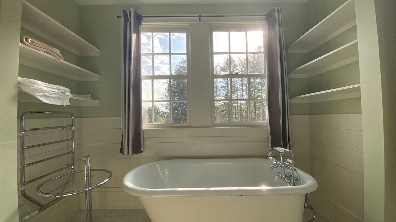 Photo of Bathroom in Lee