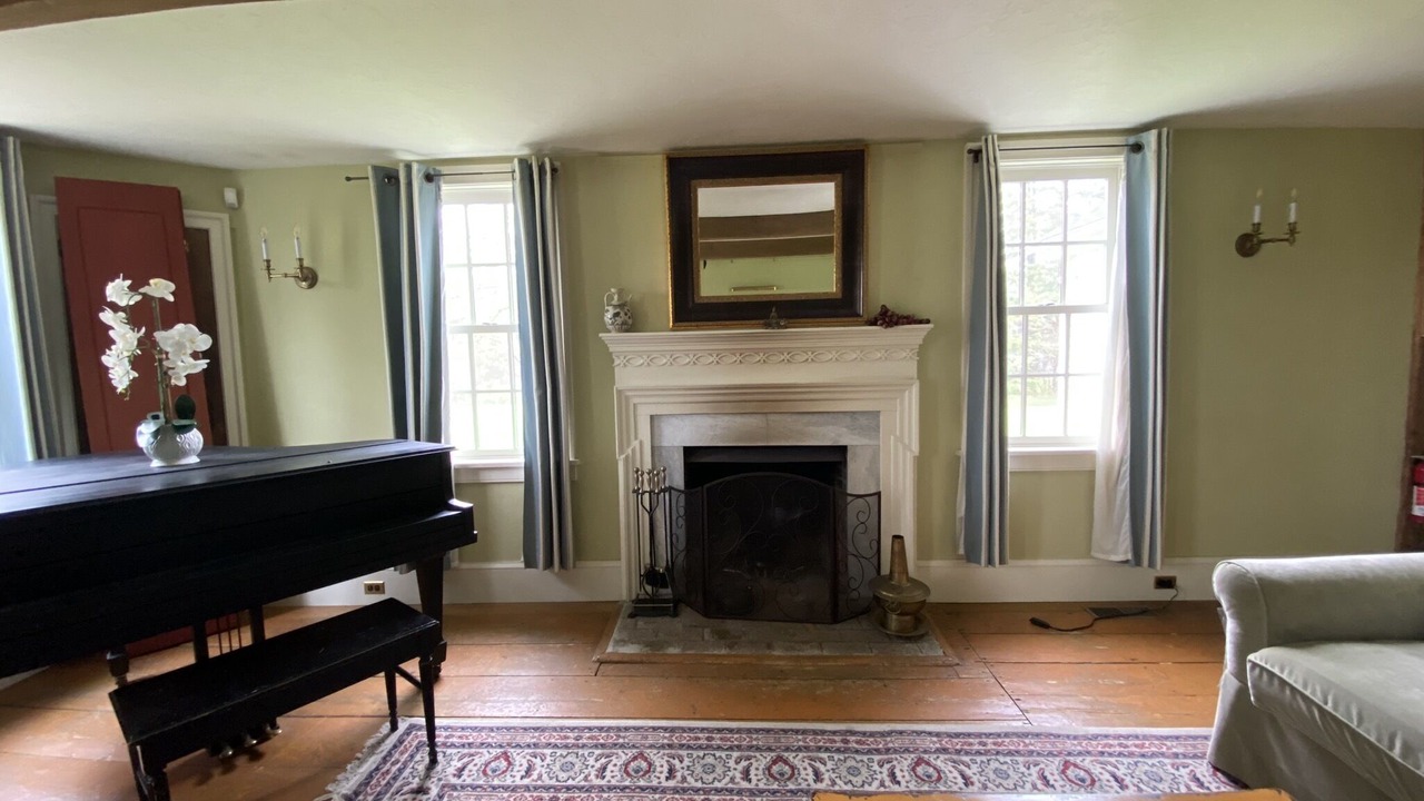 Photo of Livingroom in Lee
