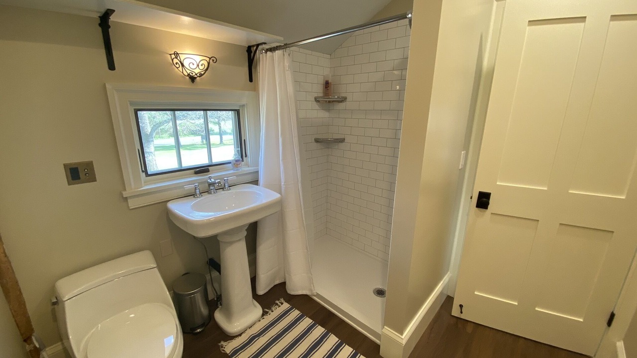 Photo of Bathroom in Lee