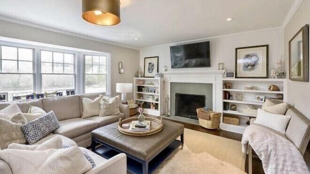 Photo of Livingroom in Village of Southampton