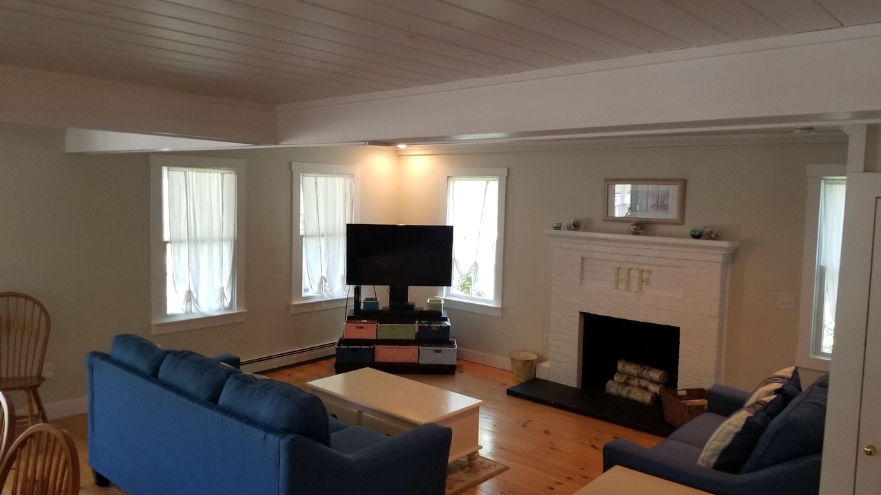 Photo of Livingroom in West Yarmouth