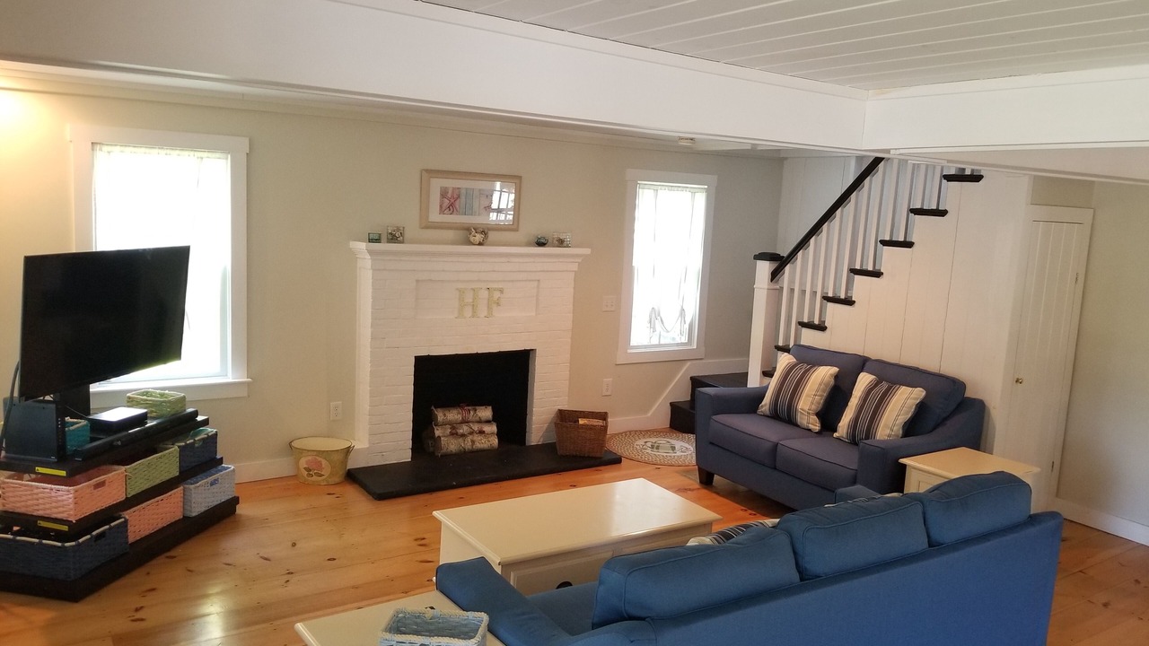 Photo of Livingroom in West Yarmouth