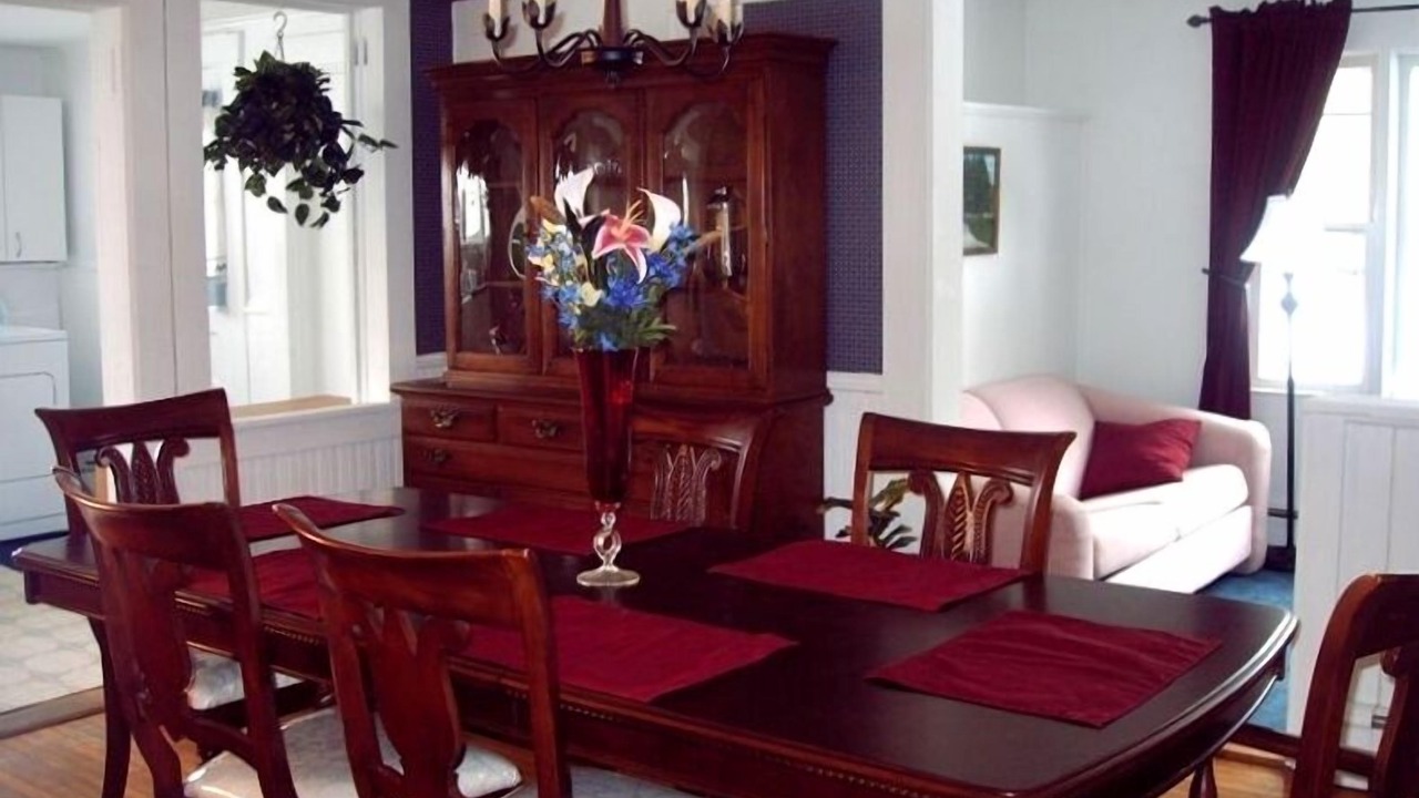 Photo of Bedroom in Lee