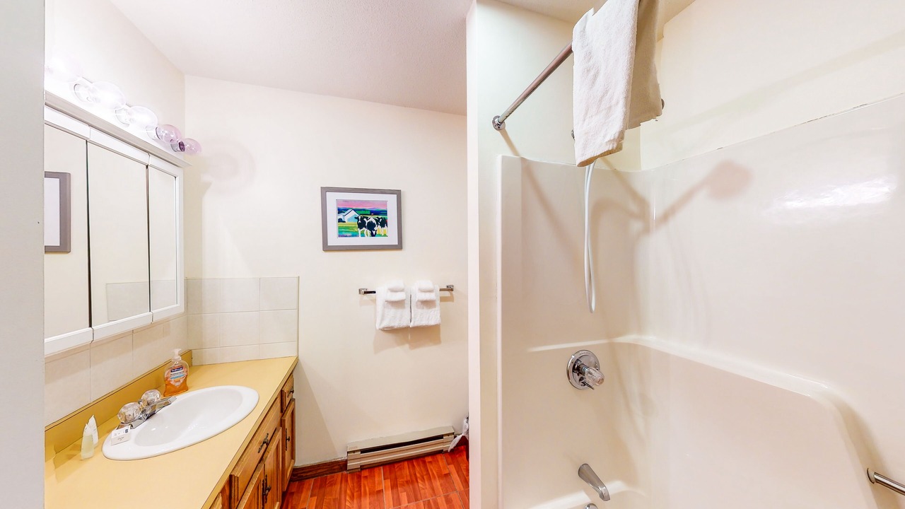 Photo of Bathroom in Warren