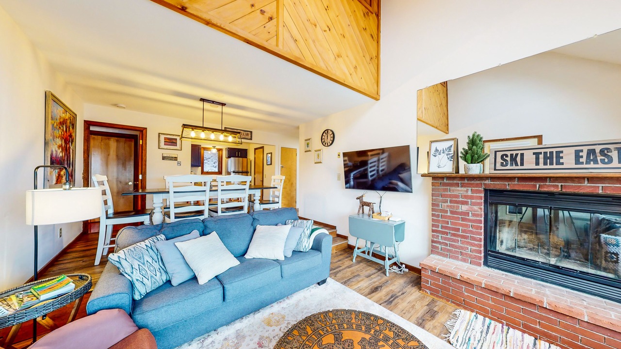 Photo of Livingroom in Warren