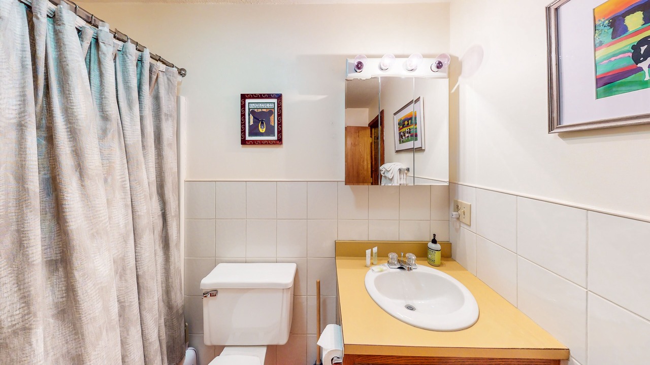 Photo of Bathroom in Warren