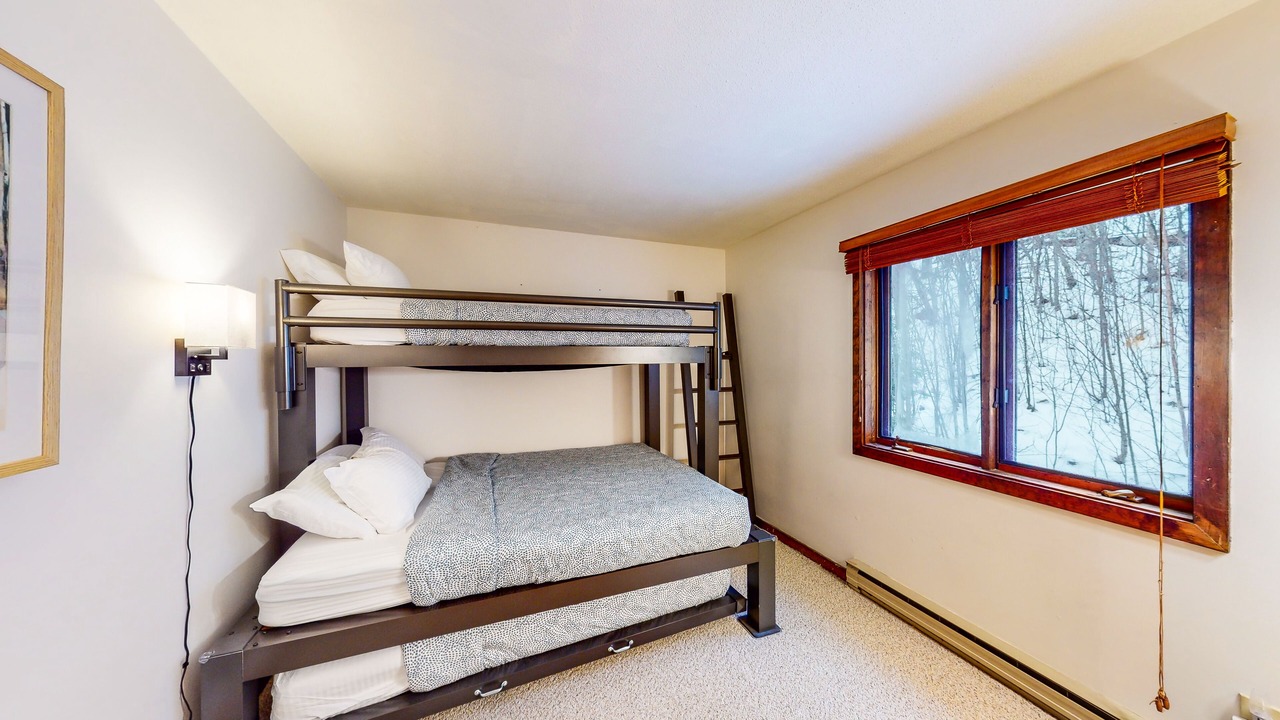 Photo of Bedroom in Warren