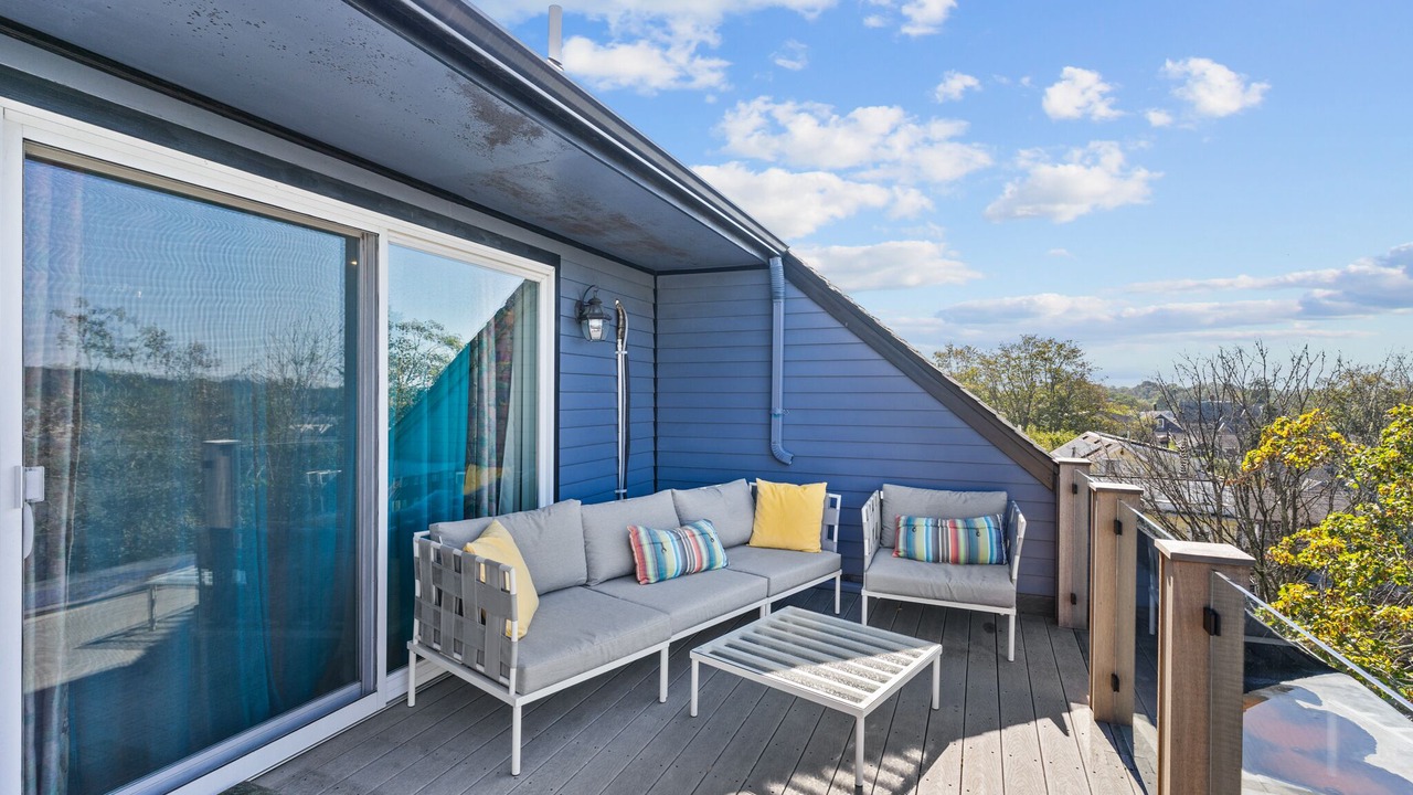 Photo of Patio Balcony in Yachting Village