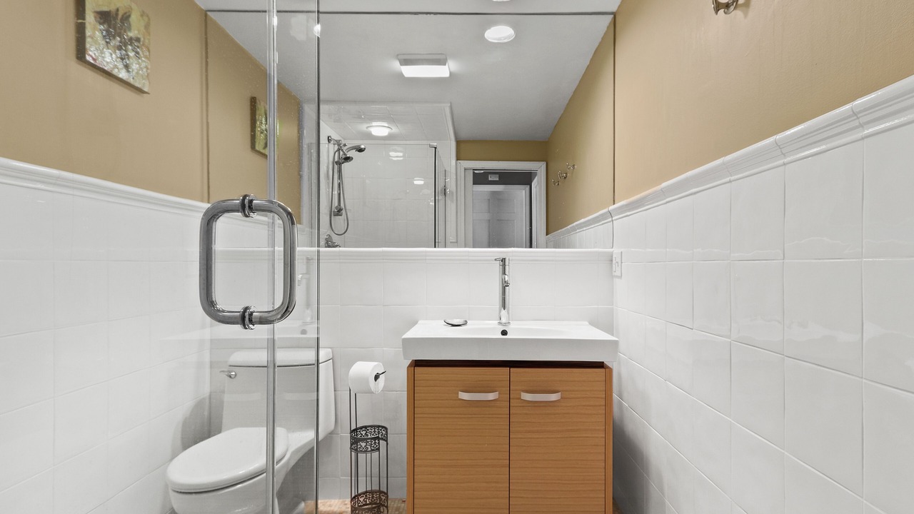 Photo of Bathroom in Yachting Village